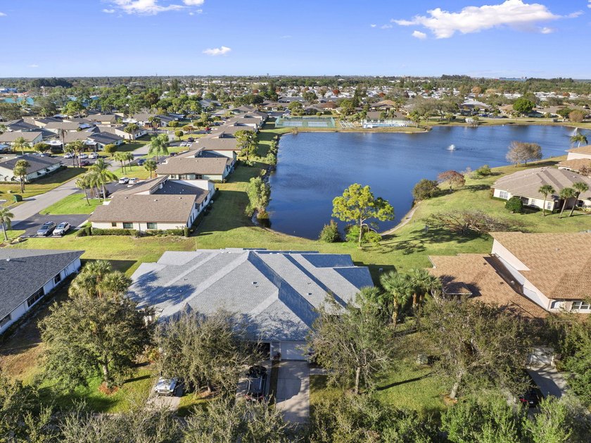 Meticulously maintained and truly move-in ready, this - photo 3