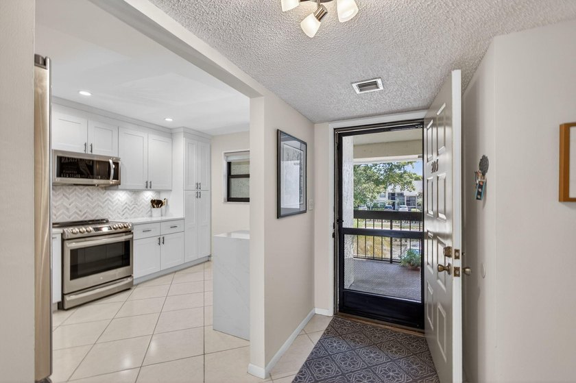 Beautifully updated 2-bedroom, 2-bath second-floor condo - photo 2