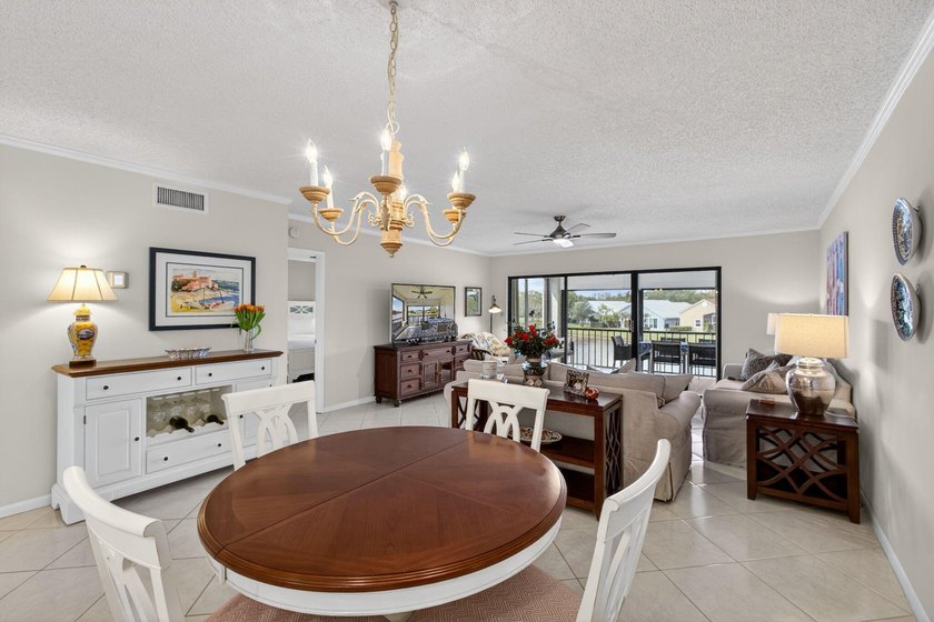 Beautifully updated 2-bedroom, 2-bath second-floor condo - photo 9