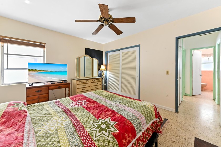 Single-family home located in the Historic District of Lake - photo 12