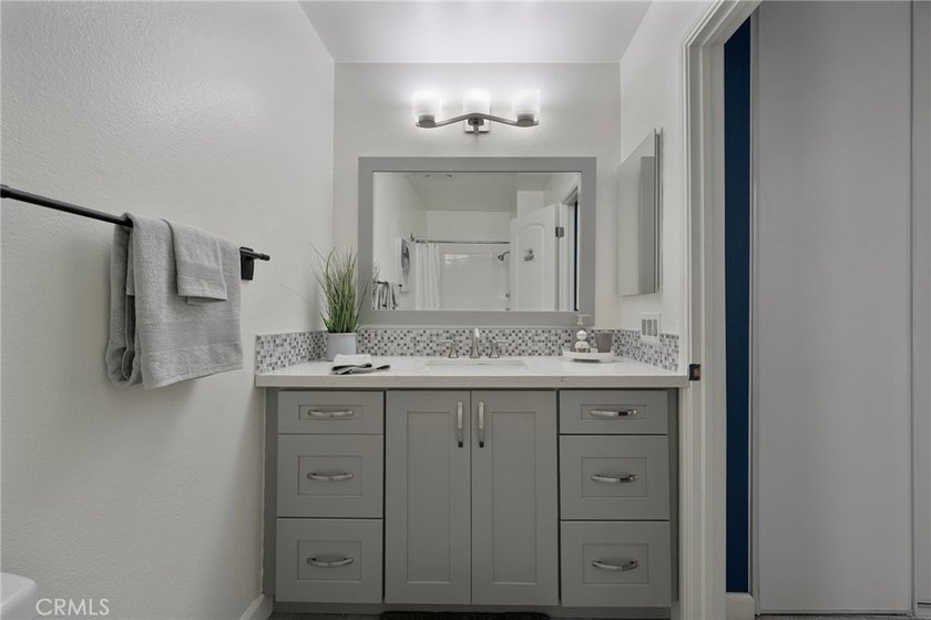 Welcome to Unit #6 updated upstairs condo in the heart of - photo 19