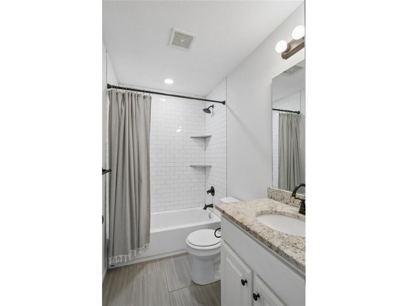 Welcome home to the perfect blend of space, style, and - photo 22
