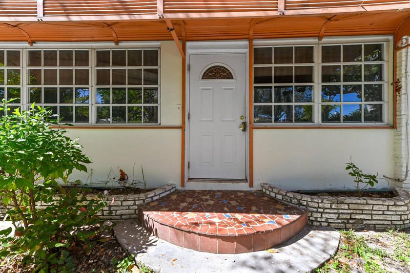 Single-family home located in the Historic District of Lake - photo 25