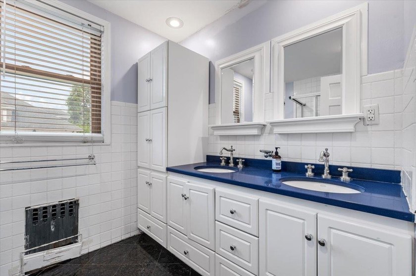 Tons of potential to make this brick center hall colonial ur own - photo 16