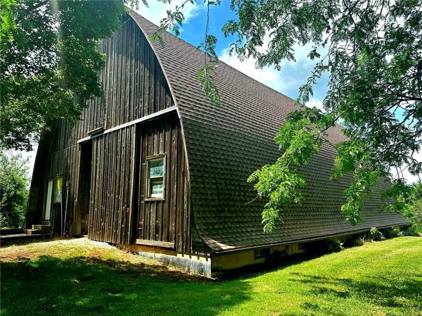 Rarely does a property combine custom English Tudor character - photo 49