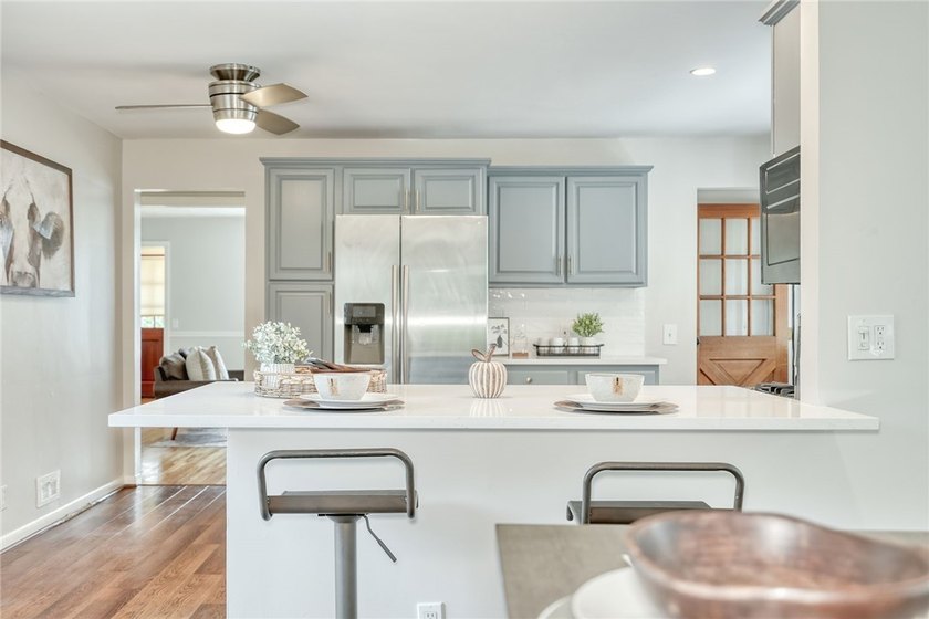 Welcome home to this beautifully updated 3-bedroom ranch nestled - photo 11