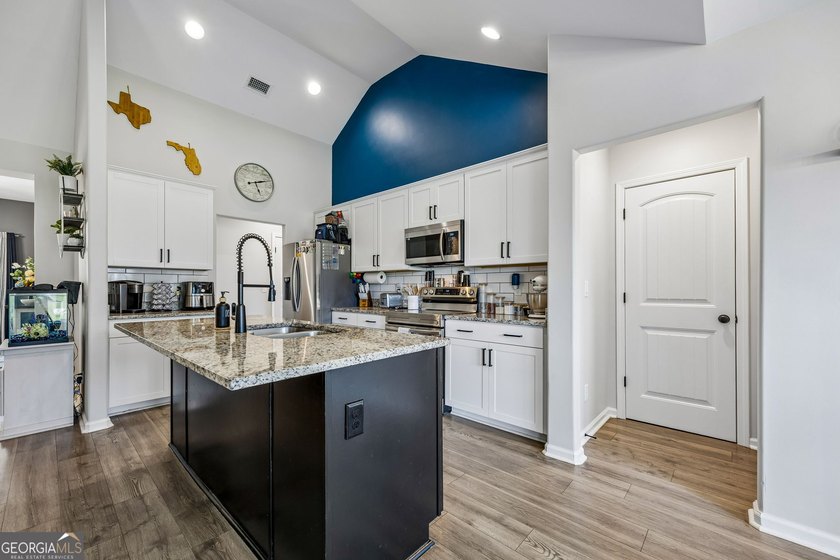 Built in 2022 and located in the gated Northshore community (23 - photo 10