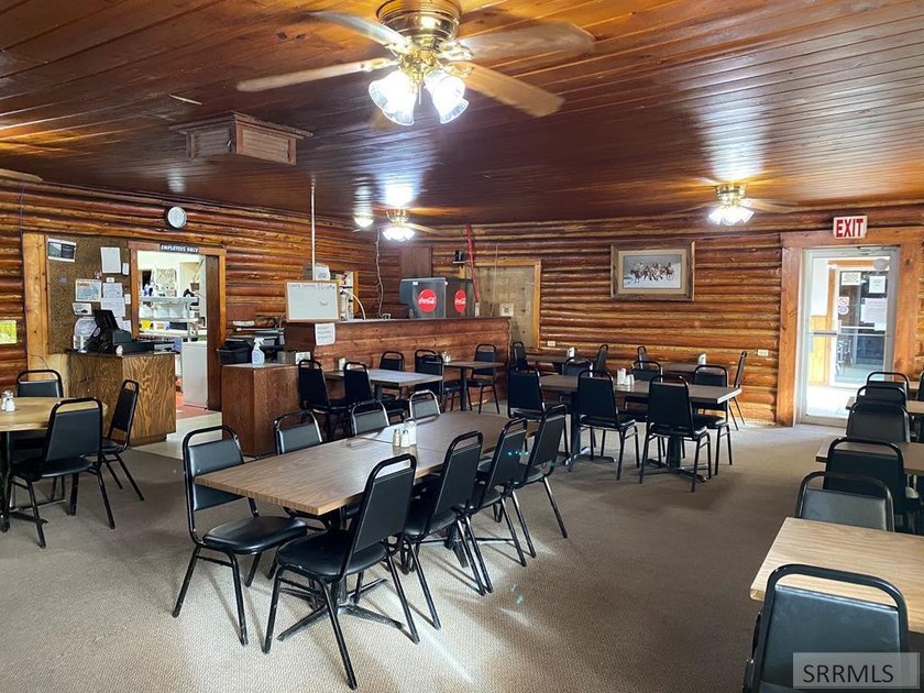 Established restaurant &amp; bar located on Main Street Challis just - photo 8