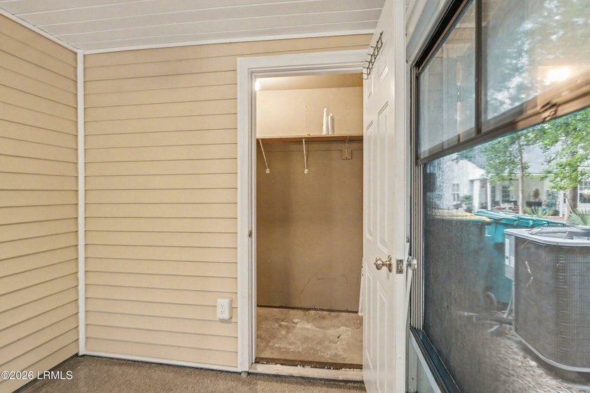 Welcome to this beautifully maintained &amp; thoughtfully updated - photo 30