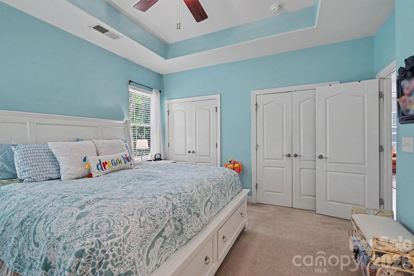Beautiful move-in ready ranch style home in highly desirable - photo 30
