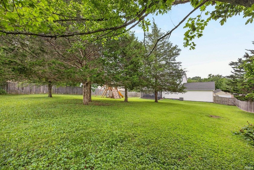 Welcome to this beautifully maintained 3-bedroom home in - photo 31