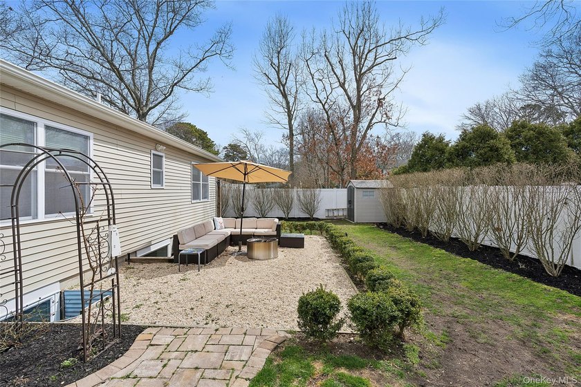 Welcome to 24 Woodridge Road, where old and new world - photo 2