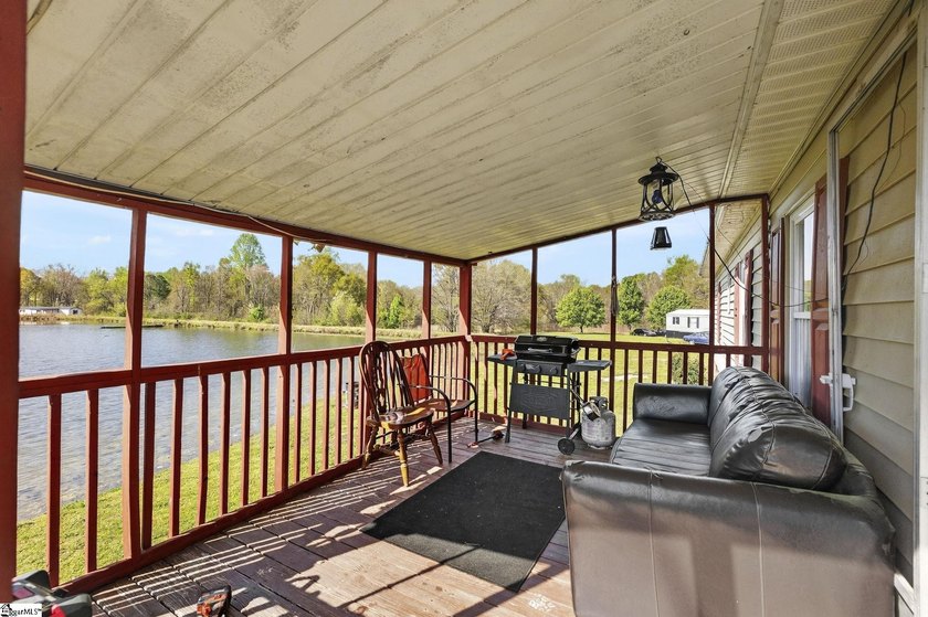A rare opportunity for multi-generational living on 17 - photo 32