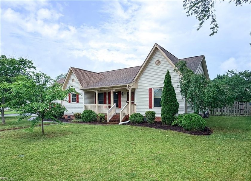 Beautiful ranch-style home located in the sought-after Hickory - photo 32