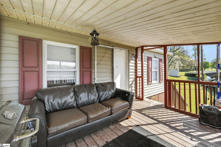 A rare opportunity for multi-generational living on 17 - photo 33