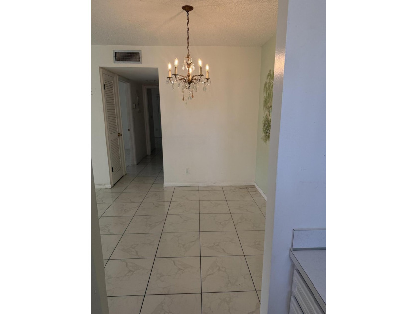 Welcome to Pine Point Villas in desirable Boynton Beach! This - photo 5