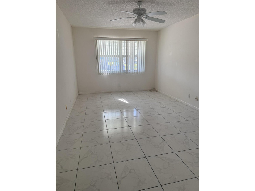 Welcome to Pine Point Villas in desirable Boynton Beach! This - photo 8