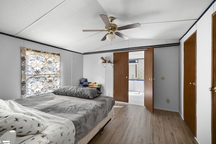 A rare opportunity for multi-generational living on 17 - photo 41
