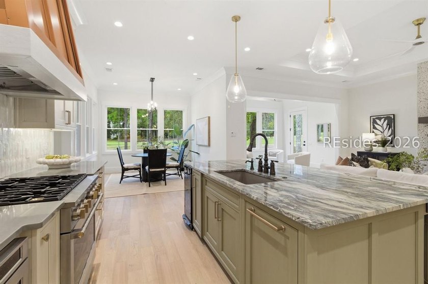Looking for timeless luxury in a quiet, serene neighborhood that - photo 14