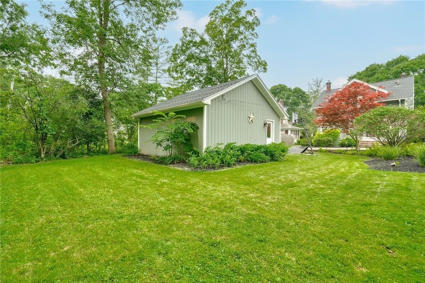 Welcome to 150 Eastland Avenue, a charming Colonial in - photo 45