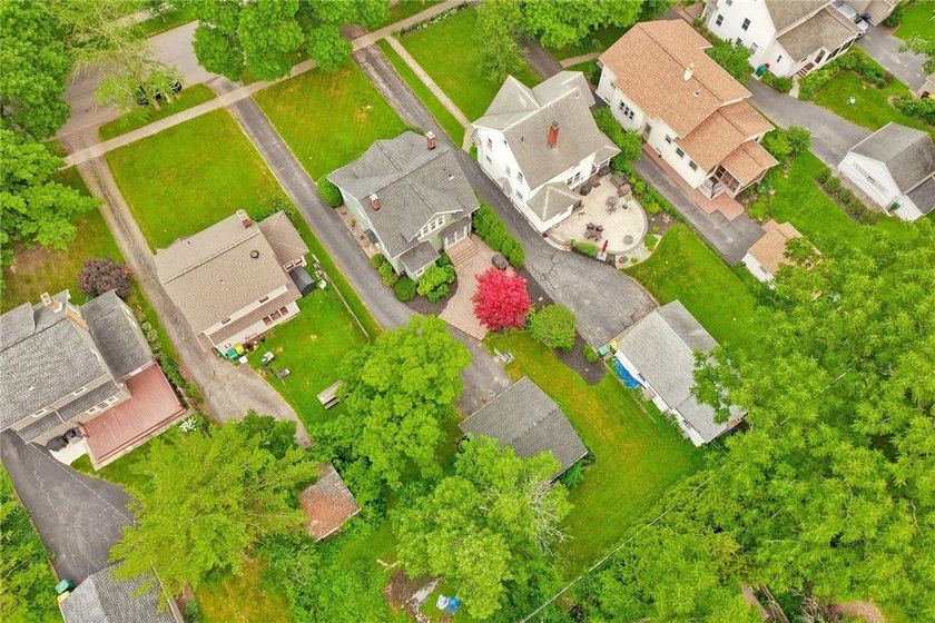 Welcome to 150 Eastland Avenue, a charming Colonial in - photo 46