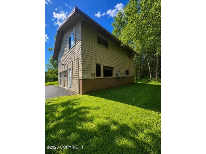 Investment opportunity featuring a well maintained one-bedroom - photo 3