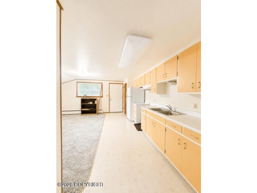 Investment opportunity featuring a well maintained one-bedroom - photo 9