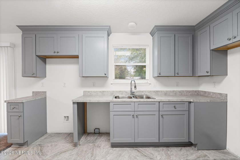 Welcome Home to 4906 Chivalry Dr! This 3BR/2BA corner-lot home - photo 22
