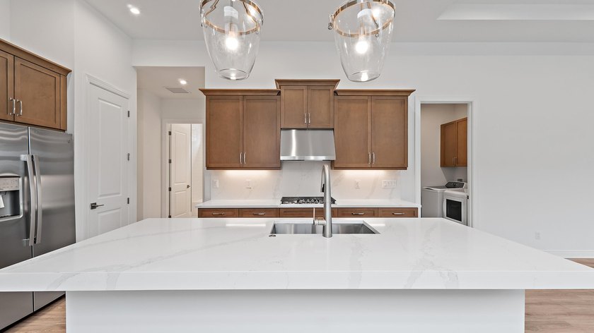 Don't miss the final Caroline floorplan on the Lake! This - photo 5
