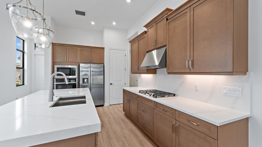 Don't miss the final Caroline floorplan on the Lake! This - photo 6