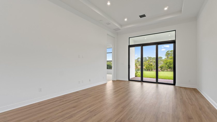 Don't miss the final Caroline floorplan on the Lake! This - photo 9