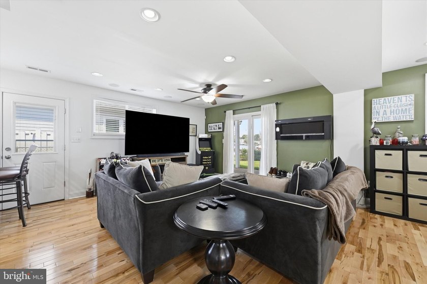 PREPARE to BE AMAZED! Experience the best of Waterfront living - photo 3