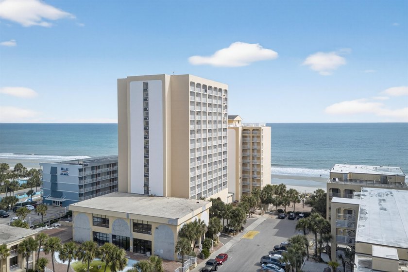 Wake up to stunning, direct oceanfront views from this - photo 31