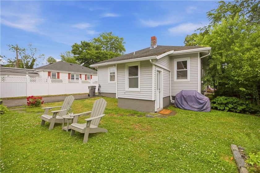 Set on a beautifully landscaped .14-acre lot, this 2-bedroom - photo 43