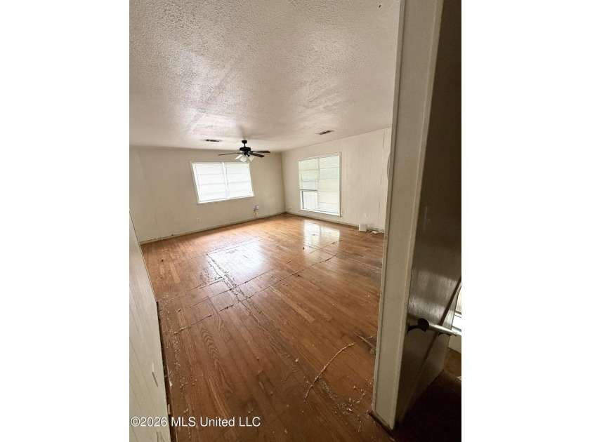 AS-IS Investment Opportunity in Ocean Springs! Unlock the - photo 11