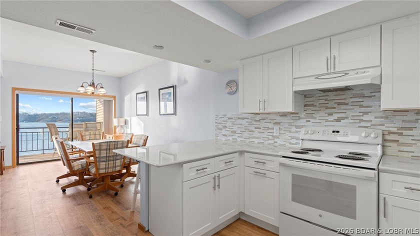 Must see this fully furnished 3 bedroom, 2.5 bath condo, ideal - photo 12