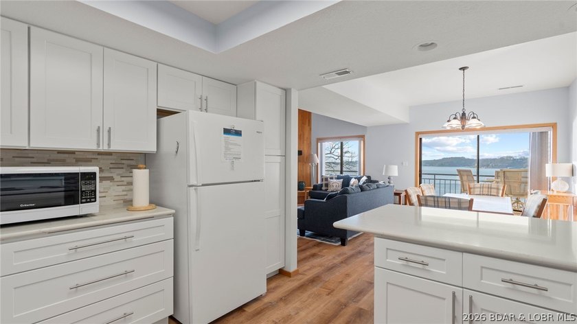 Must see this fully furnished 3 bedroom, 2.5 bath condo, ideal - photo 15