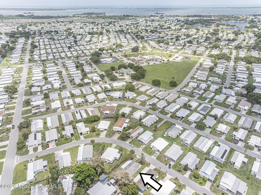 Affordable Florida living! This well-maintained 2006 model - photo 15