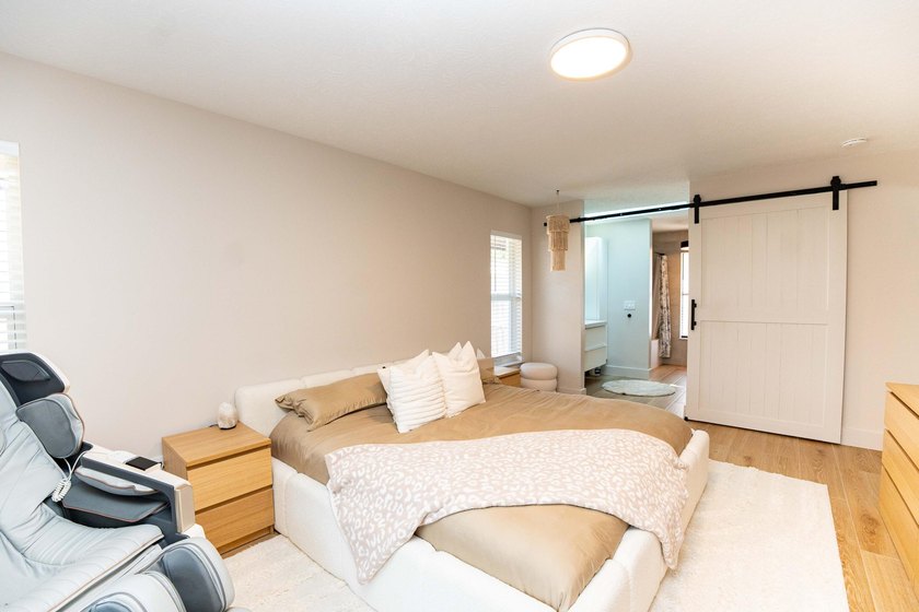 Welcome to this 4 bedroom, 2 bathroom pool home featuring a - photo 16