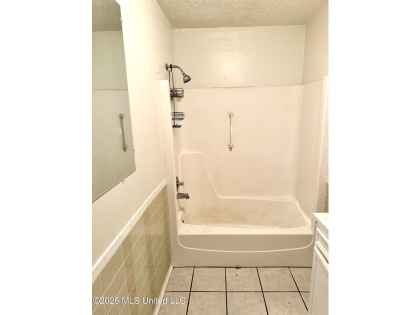 AS-IS Investment Opportunity in Ocean Springs! Unlock the - photo 18
