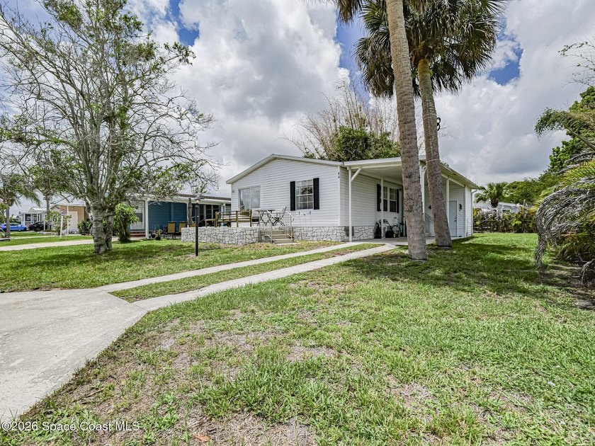 Affordable Florida living! This well-maintained 2006 model - photo 19
