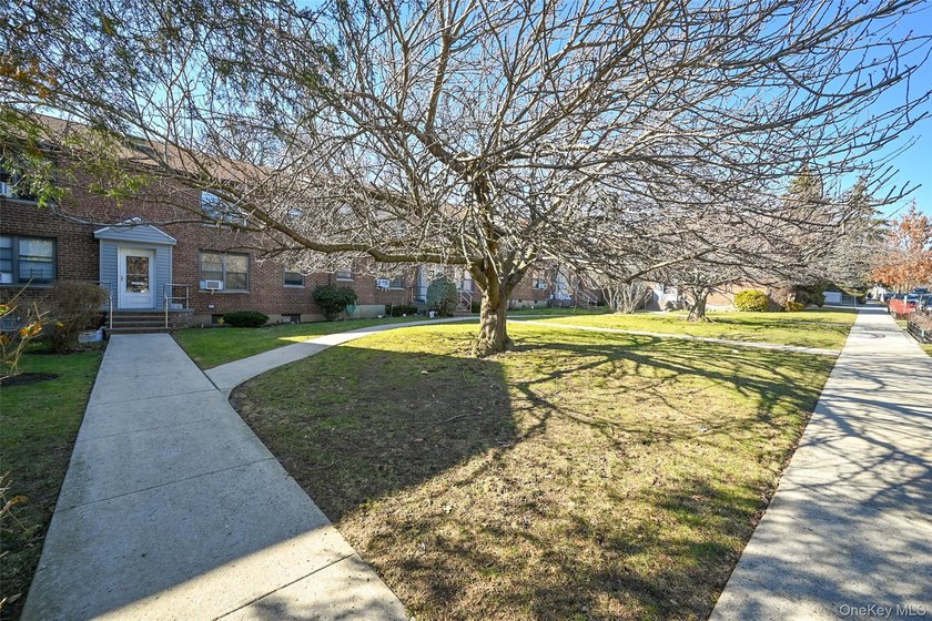 New to market! Second-floor 2-bedroom garden-style co-op - photo 2