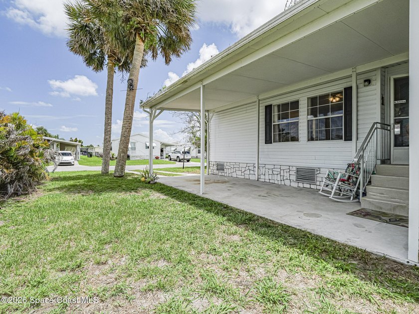 Affordable Florida living! This well-maintained 2006 model - photo 25