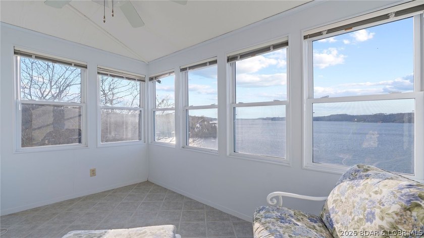 Must see this fully furnished 3 bedroom, 2.5 bath condo, ideal - photo 26
