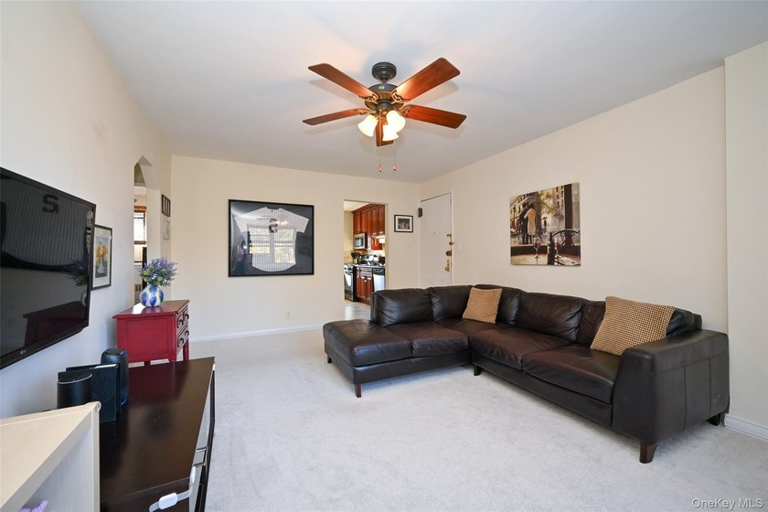 New to market! Second-floor 2-bedroom garden-style co-op - photo 9