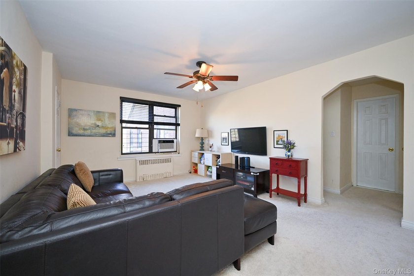 New to market! Second-floor 2-bedroom garden-style co-op - photo 10