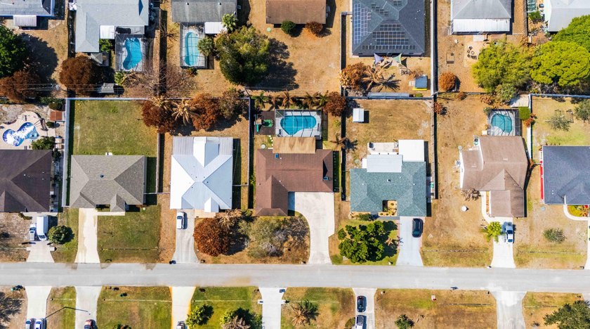 Welcome to this 4 bedroom, 2 bathroom pool home featuring a - photo 40