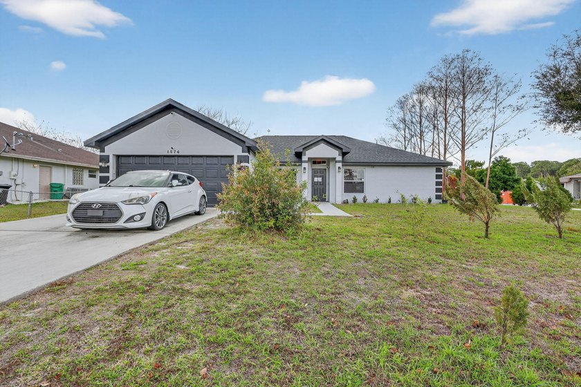 THE PORT ST. LUCIE COMPOUND: DUAL PRIVACY SUITES | 6-CAR - photo 3