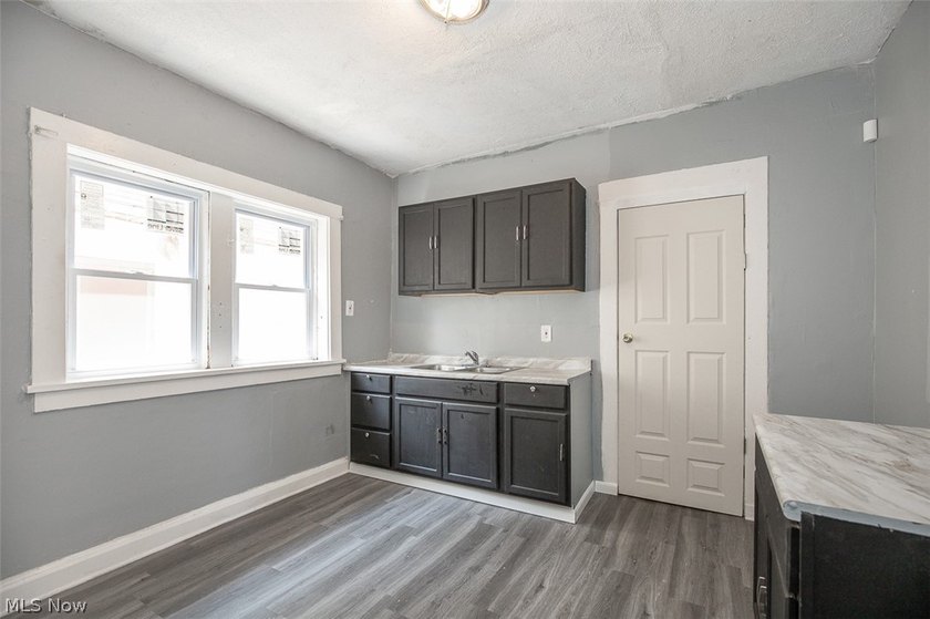 Great investment opportunity in the heart of Cleveland! This - photo 11