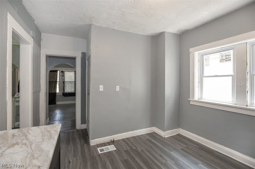 Great investment opportunity in the heart of Cleveland! This - photo 13